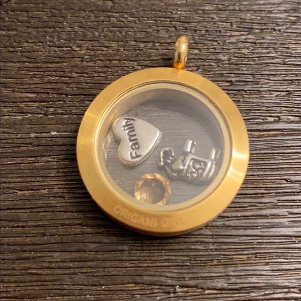 Jewelry - Picture 3 of 4